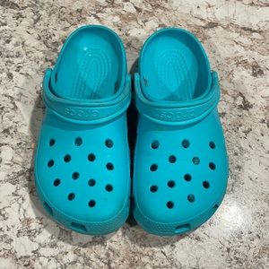 Pool blue crocs